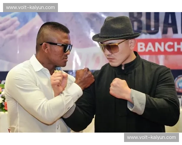 泰拳传奇与欧洲力量的巅峰对决：播求VS恩里克·科尔，一场载入史册的恩怨情仇